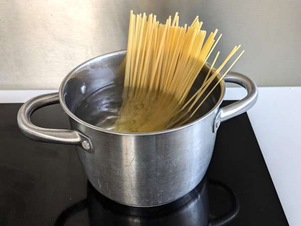 Кремообразна паста с лук: вкусно и супер евтино първо ястие! - Подготовка стъпка 4