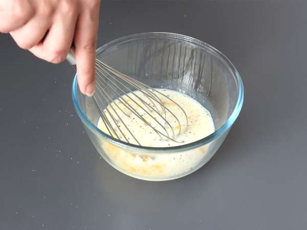 Какво да правим с тортилите Шунката, спанакът и моцарелата в гратена форма за торта с брънки - Подготовка стъпка 1