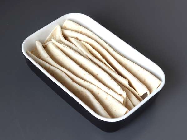 Какво да правим с тортилите Шунката, спанакът и моцарелата в гратена форма за торта с брънки - Подготовка стъпка 4