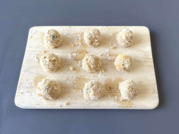 Хрупкави питки с риба тон във фритюрника: неустоимо предястие! - Подготовка стъпка 5