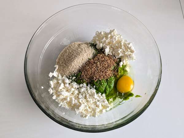 Кюфтета от грах и фета във фритюрник: вкусни и много бързи за приготвяне! - Подготовка стъпка 4