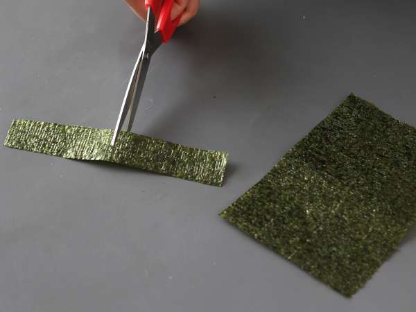 Онигири с риба тон, малкият японски триъгълен сандвич с ориз - おにぎり - Подготовка стъпка 3