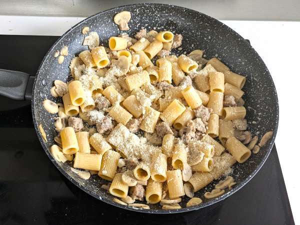 Кремообразна паста с гъби и колбаси - Подготовка стъпка 7