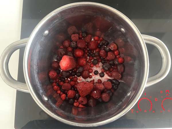 Здравословно сладко с горски плодове и семена от чиа - Подготовка стъпка 1