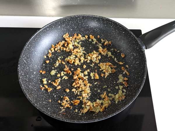 Паста с рикота и орехи: кремообразна и хрупкава - Подготовка стъпка 3