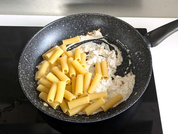 Паста с рикота и орехи: кремообразна и хрупкава - Подготовка стъпка 6