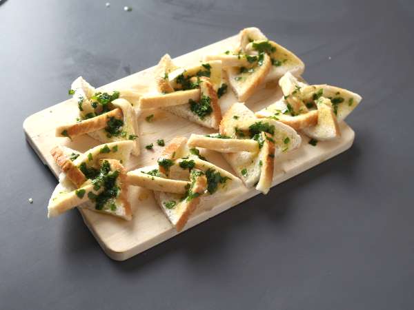 Чеснов хляб тип звезда с хляб за сандвичи - Подготовка стъпка 9