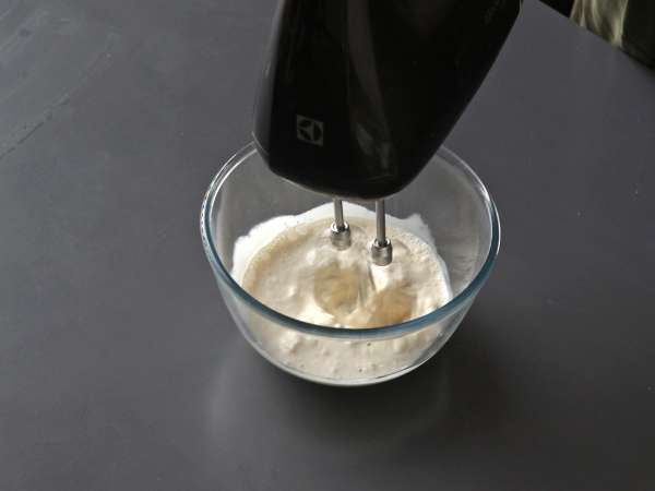 Вафли с плодове, шоколад и бита сметана - Подготовка стъпка 6