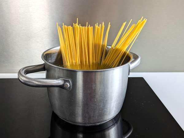 Спагети cacio e pepe: 3 съставки, експлозия от вкус! - Подготовка стъпка 1