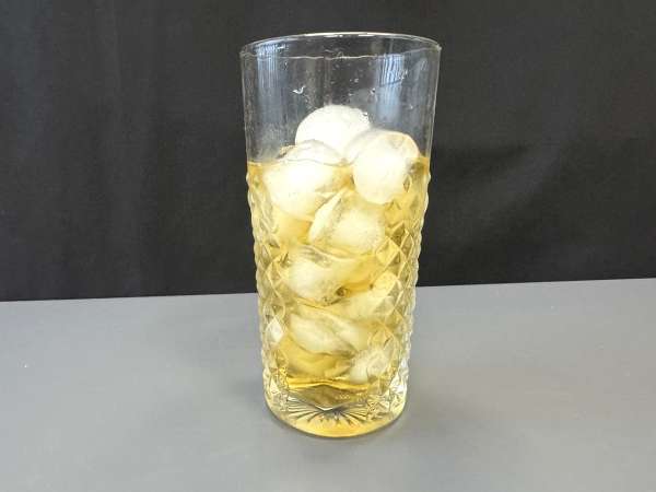 Мартини Шприц без алкохол - сладък коктейл с цветя за аперитив - Подготовка стъпка 2