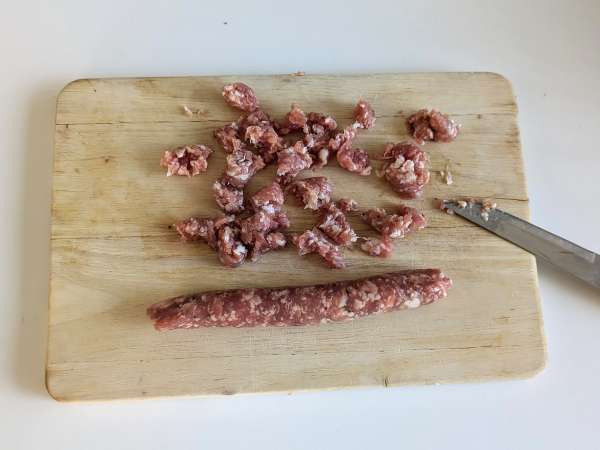 Паста със сос от колбаси: просто ястие с наситен вкус - Подготовка стъпка 1