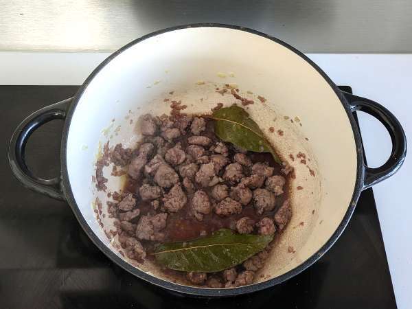 Паста със сос от колбаси: просто ястие с наситен вкус - Подготовка стъпка 4