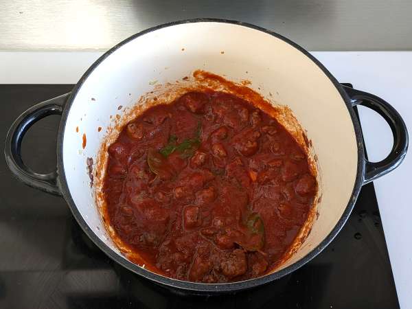 Паста със сос от колбаси: просто ястие с наситен вкус - Подготовка стъпка 5