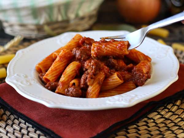 Паста със сос от колбаси: просто ястие с наситен вкус - Подготовка стъпка 9