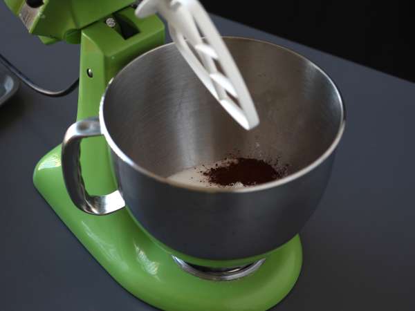 Десерт с шоколад и кокос, който е едновременно топящ се и хрупкав! - Подготовка стъпка 7