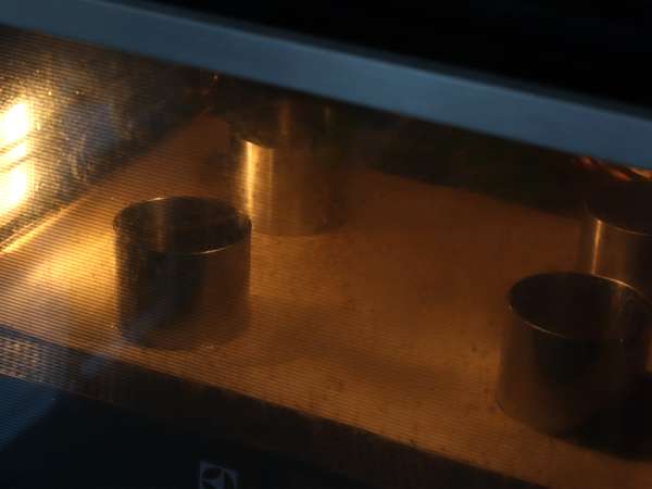 Десерт с шоколад и кокос, който е едновременно топящ се и хрупкав! - Подготовка стъпка 12