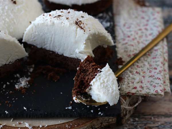 Десерт с шоколад и кокос, който е едновременно топящ се и хрупкав! - Подготовка стъпка 15