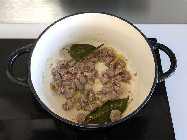 Сос от колбаси: вкусен и лесен за приготвяне - Подготовка стъпка 2