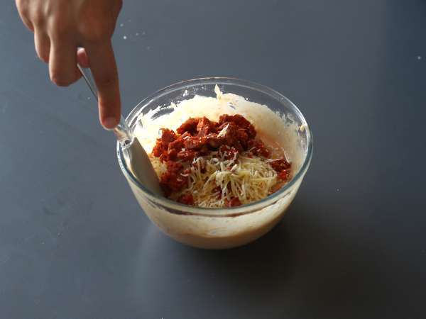 Меки и пикантни мъфини с чоризо - Подготовка стъпка 4