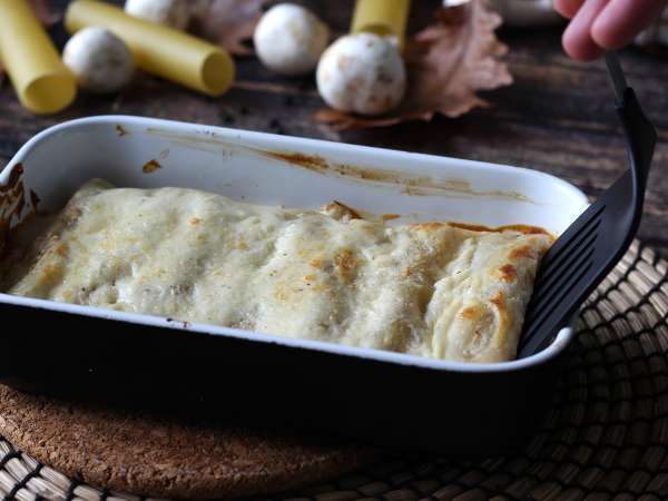 Канелони с гъби и колбаси: богато и вкусно първо ястие - Подготовка стъпка 13