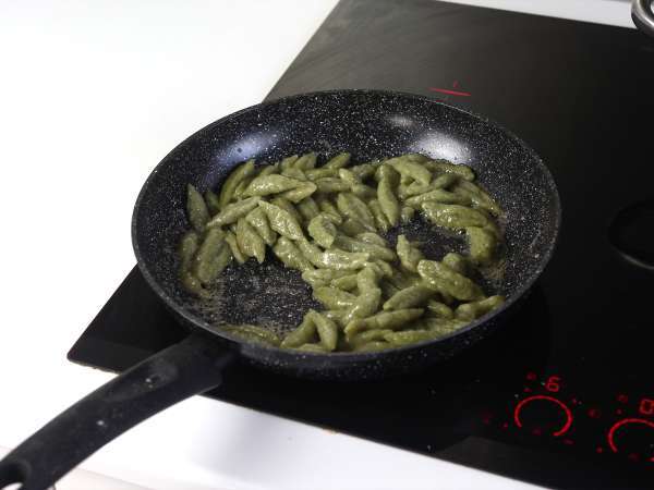 Супер лесна паста с броколи, за да се зарадват децата на зеленчуците - Подготовка стъпка 8