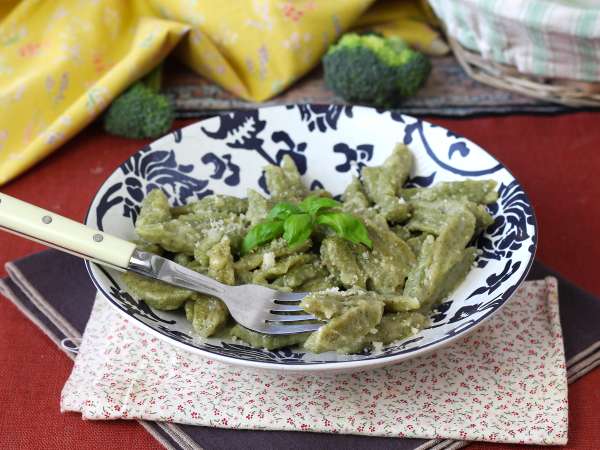 Супер лесна паста с броколи, за да се зарадват децата на зеленчуците - Подготовка стъпка 10