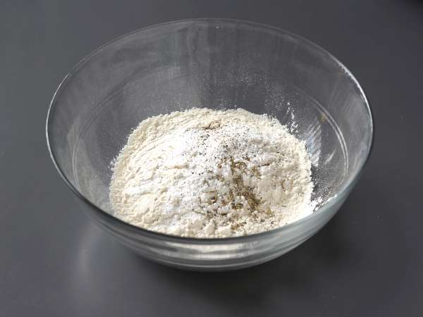 Сладкиш с шунка, маслини и сушени домати със скайр - Подготовка стъпка 1