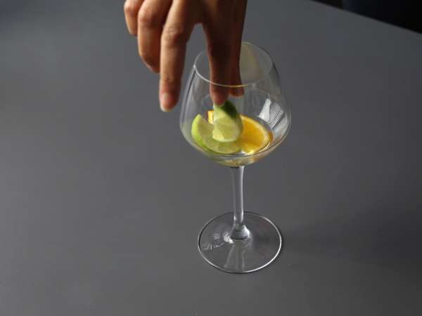 Сангрия с пенливо вино: освежаващата звезда на празниците - Подготовка стъпка 1