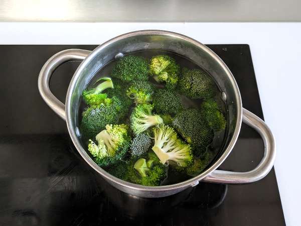 Кремообразна паста с броколи и бадеми: лесно за приготвяне и вкусно ястие - Подготовка стъпка 2