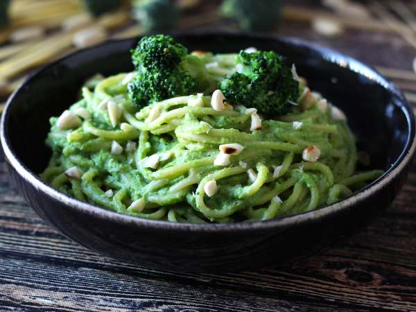 Кремообразна паста с броколи и бадеми: лесно за приготвяне и вкусно ястие - Подготовка стъпка 10