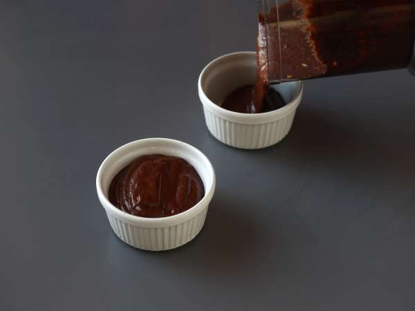 Шоколадов десерт само с 2 съставки! - Подготовка стъпка 5