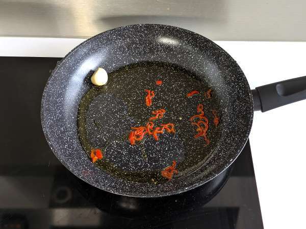 Penne all'arrabbiata: италианска класика, която сгрява сърцето! - Подготовка стъпка 2