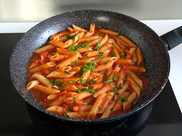 Penne all'arrabbiata: италианска класика, която сгрява сърцето! - Подготовка стъпка 6