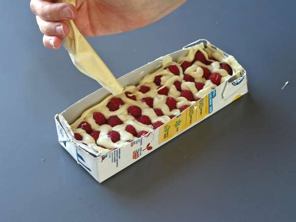 Шоколадово блокче в стил Franui с малини, бял и черен шоколад! - Подготовка стъпка 2