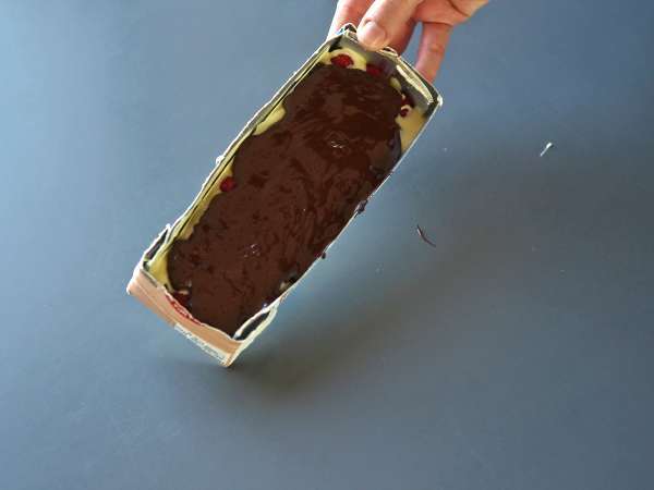 Шоколадово блокче в стил Franui с малини, бял и черен шоколад! - Подготовка стъпка 3