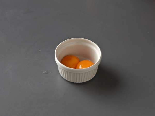 Яйчни жълтъци, консервирани в соев сос - Подготовка стъпка 1