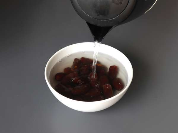 Фъдж с фурми, малко квадратче, пълно с енергия и вкус! - Подготовка стъпка 1