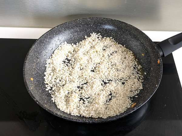 Замразено ризото с морски дарове: идеалното решение за бързо и вкусно - Подготовка стъпка 5