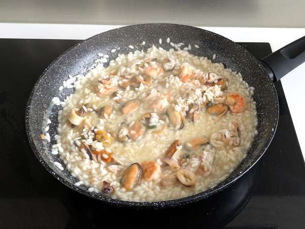 Замразено ризото с морски дарове: идеалното решение за бързо и вкусно - Подготовка стъпка 7