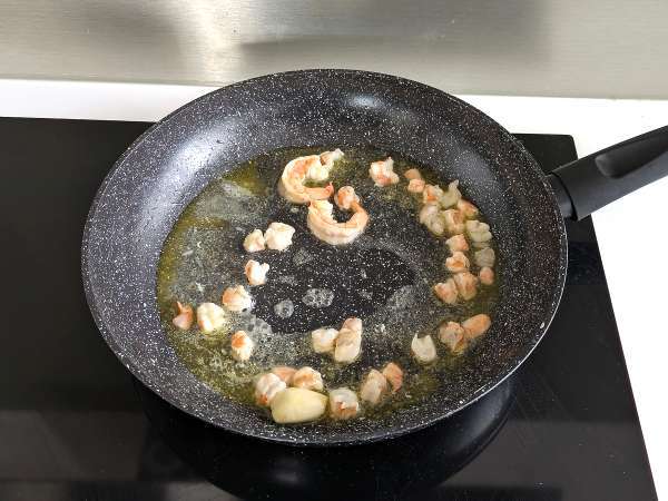 Паста от спирулина със скариди и лимон: богато на хранителни вещества първо ястие с уникален вкус - Подготовка стъпка 3