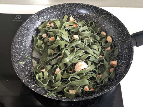 Паста от спирулина със скариди и лимон: богато на хранителни вещества първо ястие с уникален вкус - Подготовка стъпка 7