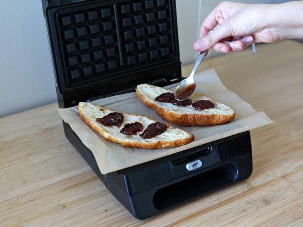 Крофъл, вафлен кроасан със сладко от смокини, козе сирене и иберийска сушена шунка - Подготовка стъпка 1