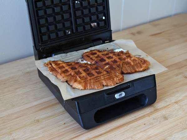 Крофъл, вафлен кроасан със сладко от смокини, козе сирене и иберийска сушена шунка - Подготовка стъпка 4