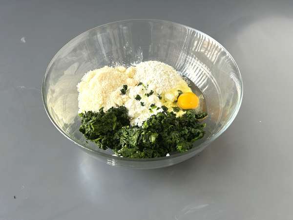 Малфати със спанак и рикота - лесната рецепта за домашно приготвена паста без месене - Подготовка стъпка 3