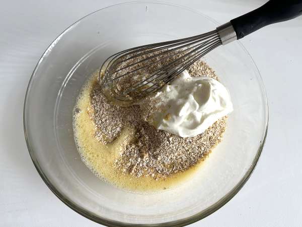 Безглутенов овесен хляб с кисело мляко и яйца: здравословна и лесна за приготвяне рецепта, пълна с протеини - Подготовка стъпка 2