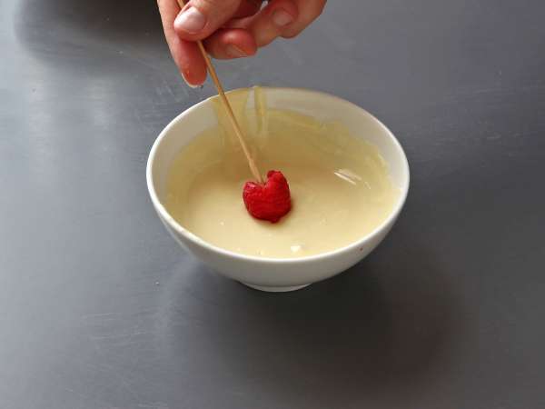 Franui с шамфъстък, вкусно покрити малини, топящи се и хрупкави - Подготовка стъпка 2