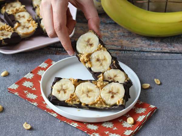 Мини барчета с банан, фъстъчено масло и шоколад, изключително вкусни и без добавена захар - Подготовка стъпка 5