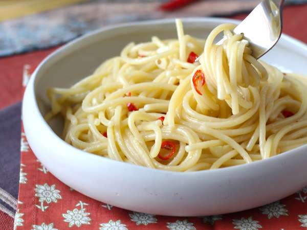 Спагети aglio, olio e peperoncino: ястието в последната минута на италианската традиция - Подготовка стъпка 8