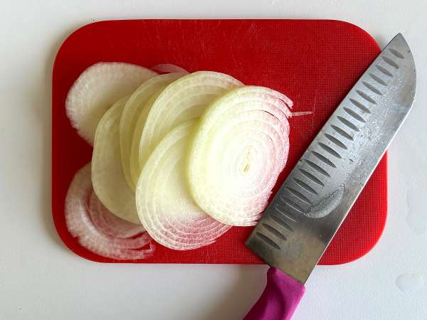 Супер хрупкави домашни чипсове с лук и пармезан - Подготовка стъпка 1