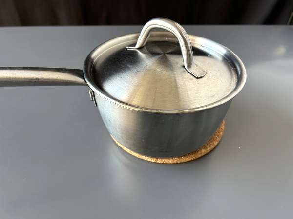 Мляко, изпържено на въздух във фритюрник. Традиционният десерт с по-малко масло и същия вкус, както винаги. - Подготовка стъпка 2